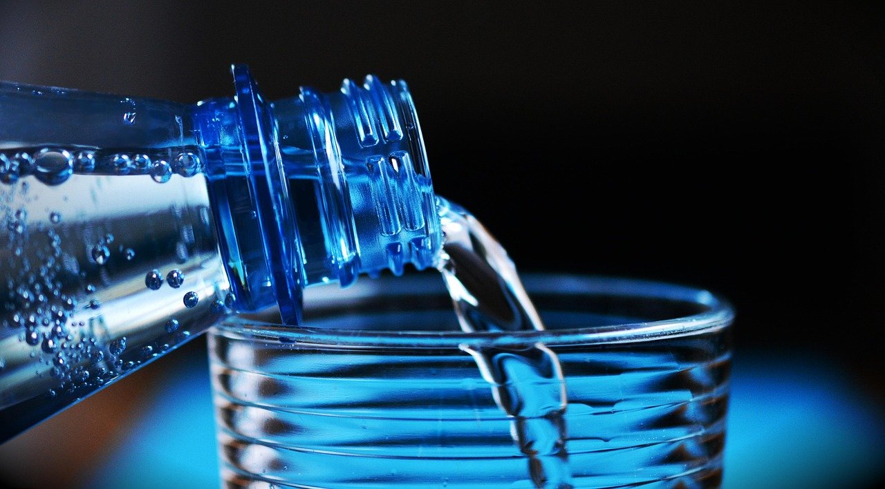 Are You Drinking Enough Water? Signs and Solutions